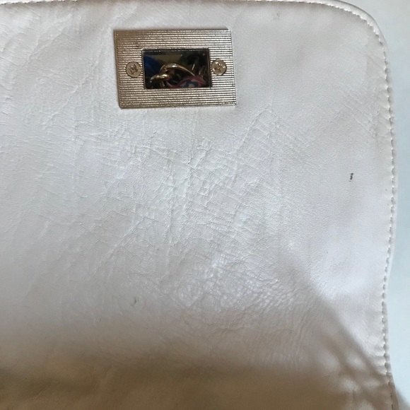 Aldo - White Quilted Crossbody Bag with Chain - Picture 6 of 10